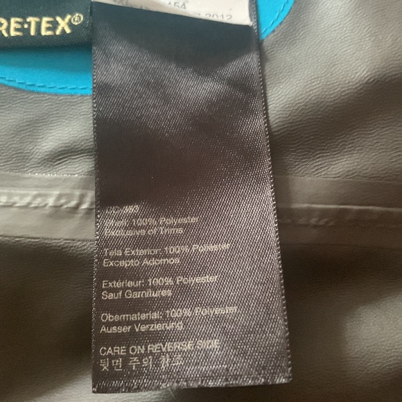 Marmot rain jacket size small - Picture 10 of 16